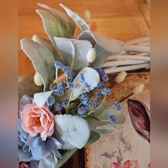 Welcome Spring Bunny Wreath - Picture 3 of 6